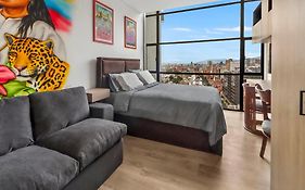 Apartaestudio Moderno en Edificio 33DC, Centro Internacional Bogotá, WiFi y Ubicación Premium